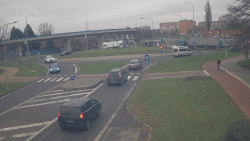 Křižovatka ulic Velká Dlážka a Polní