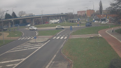 Křižovatka ulic Velká Dlážka a Polní