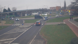 Křižovatka ulic Velká Dlážka a Polní