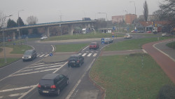 Křižovatka ulic Velká Dlážka a Polní