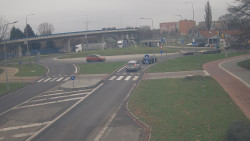 Křižovatka ulic Velká Dlážka a Polní