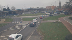 Křižovatka ulic Velká Dlážka a Polní