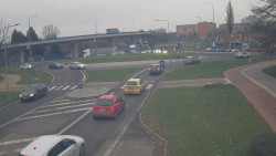 Křižovatka ulic Velká Dlážka a Polní