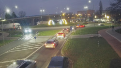 Křižovatka ulic Velká Dlážka a Polní