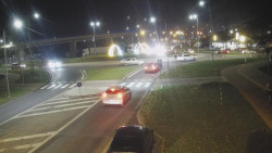 Křižovatka ulic Velká Dlážka a Polní