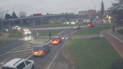 Křižovatka ulic Velká Dlážka a Polní