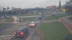 Křižovatka ulic Velká Dlážka a Polní