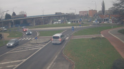 Křižovatka ulic Velká Dlážka a Polní