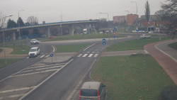 Křižovatka ulic Velká Dlážka a Polní