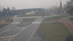 Křižovatka ulic Velká Dlážka a Polní