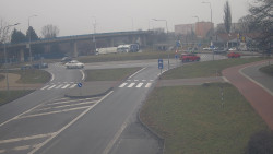 Křižovatka ulic Velká Dlážka a Polní