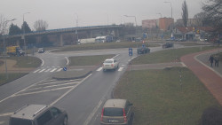 Křižovatka ulic Velká Dlážka a Polní