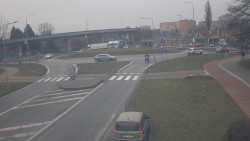 Křižovatka ulic Velká Dlážka a Polní