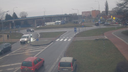 Křižovatka ulic Velká Dlážka a Polní