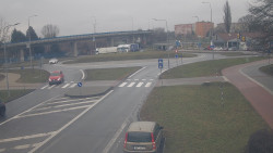 Křižovatka ulic Velká Dlážka a Polní