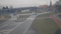 Křižovatka ulic Velká Dlážka a Polní