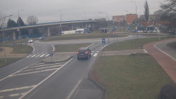 Křižovatka ulic Velká Dlážka a Polní