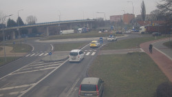 Křižovatka ulic Velká Dlážka a Polní