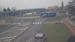 Křižovatka ulic Velká Dlážka a Polní