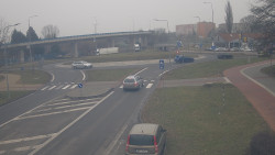 Křižovatka ulic Velká Dlážka a Polní