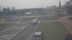 Křižovatka ulic Velká Dlážka a Polní