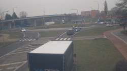 Křižovatka ulic Velká Dlážka a Polní