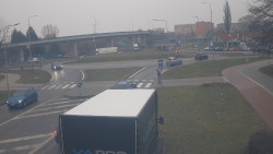 Křižovatka ulic Velká Dlážka a Polní