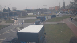 Křižovatka ulic Velká Dlážka a Polní