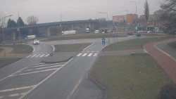 Křižovatka ulic Velká Dlážka a Polní