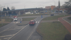 Křižovatka ulic Velká Dlážka a Polní