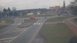 Křižovatka ulic Velká Dlážka a Polní