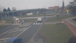 Křižovatka ulic Velká Dlážka a Polní