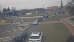 Křižovatka ulic Velká Dlážka a Polní