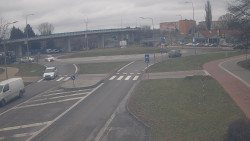 Křižovatka ulic Velká Dlážka a Polní