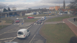 Křižovatka ulic Velká Dlážka a Polní