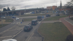 Křižovatka ulic Velká Dlážka a Polní