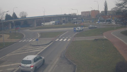 Křižovatka ulic Velká Dlážka a Polní