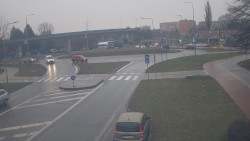 Křižovatka ulic Velká Dlážka a Polní