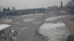 Křižovatka ulic Velká Dlážka a Polní