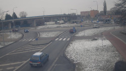 Křižovatka ulic Velká Dlážka a Polní