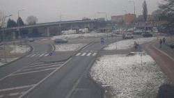 Křižovatka ulic Velká Dlážka a Polní