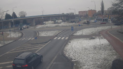 Křižovatka ulic Velká Dlážka a Polní