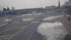 Křižovatka ulic Velká Dlážka a Polní