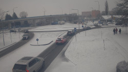 Křižovatka ulic Velká Dlážka a Polní