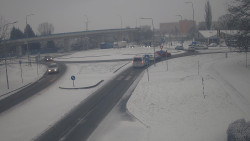 Křižovatka ulic Velká Dlážka a Polní