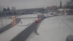 Křižovatka ulic Velká Dlážka a Polní