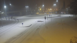 Křižovatka ulic Velká Dlážka a Polní