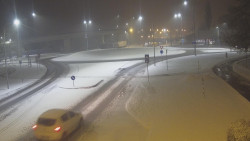 Křižovatka ulic Velká Dlážka a Polní