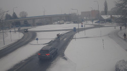 Křižovatka ulic Velká Dlážka a Polní