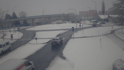 Křižovatka ulic Velká Dlážka a Polní